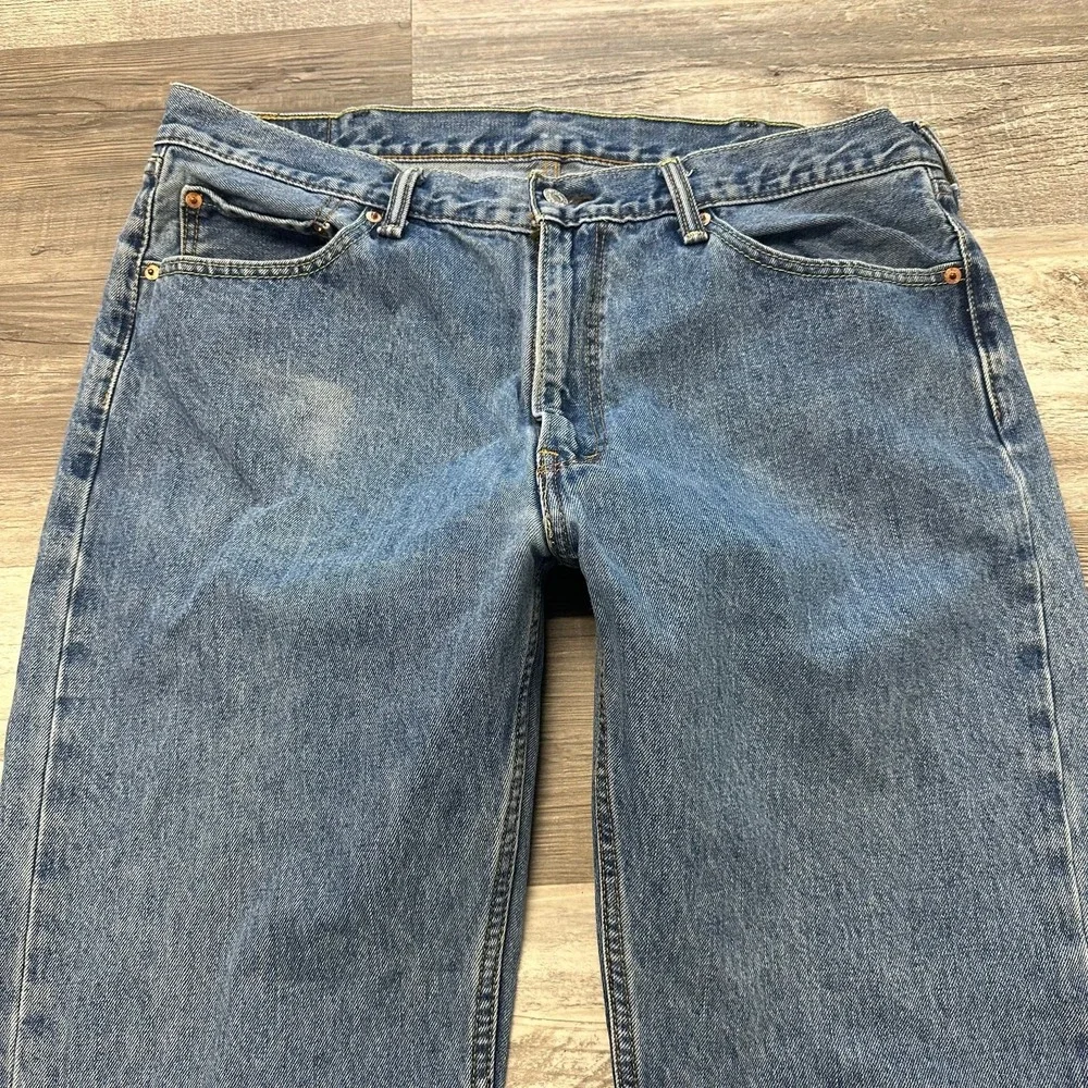 Levis‎ 505 Red Tab Mid Wash Blue Mens 36x32 Regular Fit Straight Leg Denim Jeans